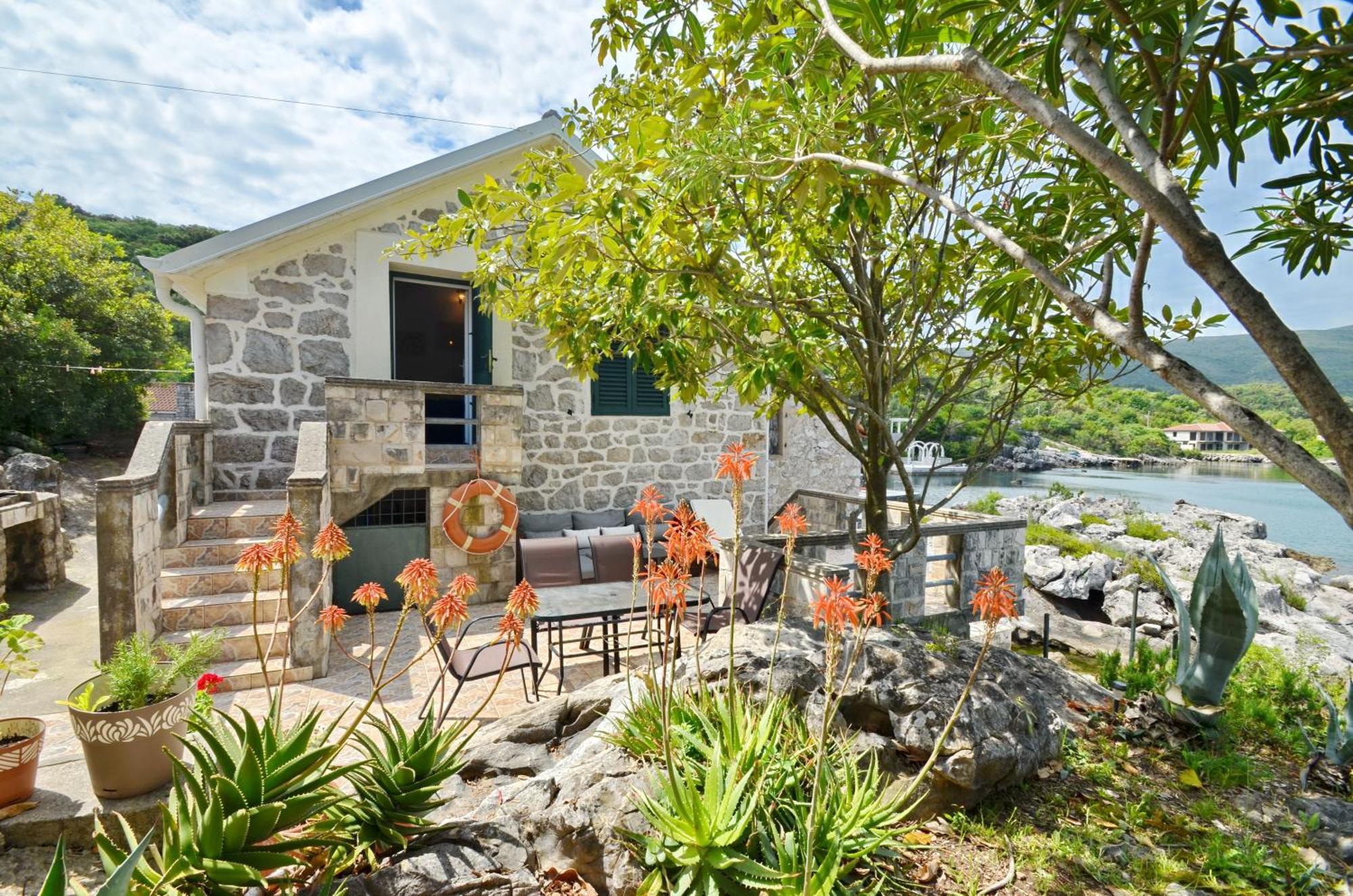 Holiday Home Brinic Tivat Exterior photo